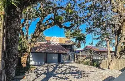 Casa dos sonhos: conforto e espaço a poucos passos da praia