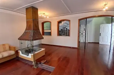 Casa alto padrão no jardim frança – 438m² | 5 vagas | 5 suítes | elevador