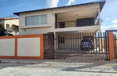 Casa de condomínio para venda possui 800 metros quadrados com 4 quartos