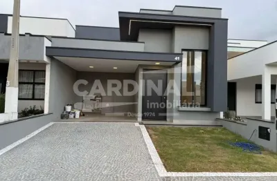 Vende-se linda casa no condomínio terras da estância com 3 suítes.