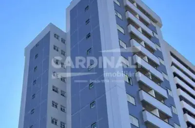 Lindo apartamento à venda e locação no centro de campinas com 1suite, 1 vaga e varanda.