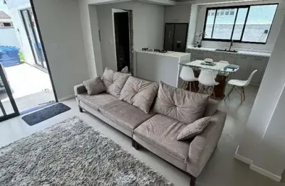 Casa à venda na rua josé cherem, 111, carianos, florianópolis por r$ 1.390.000