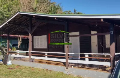 Casa com 3 quartos à venda na rua joão de barro, 31, lagoa da conceição, florianópolis por r$ 1.750.000