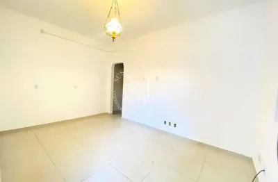Casa espaçosa à venda no centro de angra dos reis – localização privilegiada