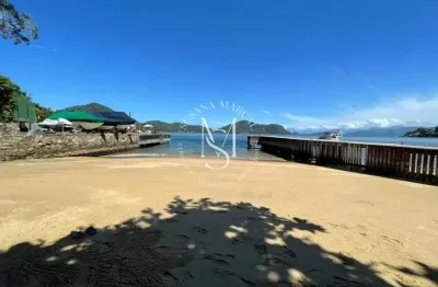 Casa à venda em condomínio exclusivo com praia e marina em angra dos reis