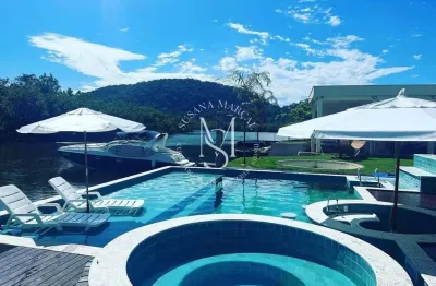 Casa de alto padrão com piscina, sauna integrada e espaço gourmet premium