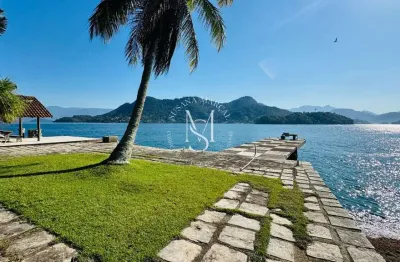 Casa caiçara à beira-mar com píer privativo – vida exclusiva em angra