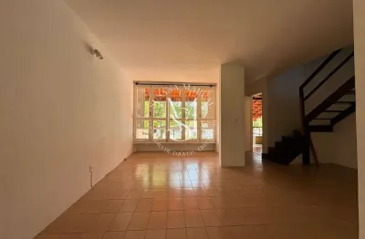 Apartamento duplex à venda no condomínio piccola marina – porto bracuhy