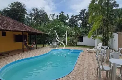 Sítio para temporada para até 15 pessoas com piscina e área gourmet – angra dos reis