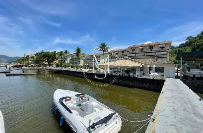 Apartamento à venda em condomínio com vaga para embarcação até 30 pés