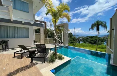 Casa de temporada em angra dos reis com praia cristalina e lazer completo