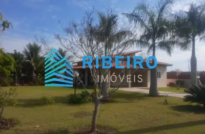 Casa de campo em condomínio com muita área verde porangaba