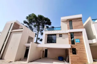 Casa em condomínio em localização privilegiada em santa felicidade!