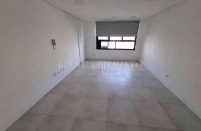 Sala comercial nova no centro | andar alto em edifício moderno!