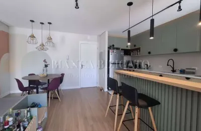 Arquitetura autoral | 93m² mobiliado | Sacada L | 2 dorm |2 vagas | Juvevê