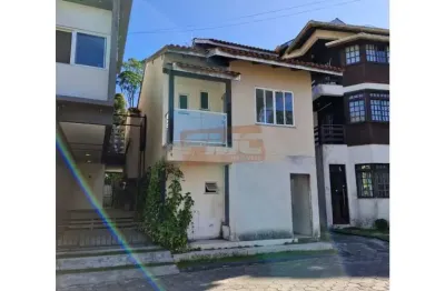Casa  com 3 suítes para venda no bairro varzea do ranchinho - camboriu/sc