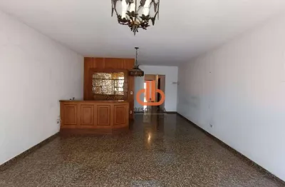 Apartamento gonzaga santos frente três quartos elevador duas vagas paralelas.