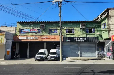 Salão no camarão com cozinha e banheiro em cima do brahma chopp express