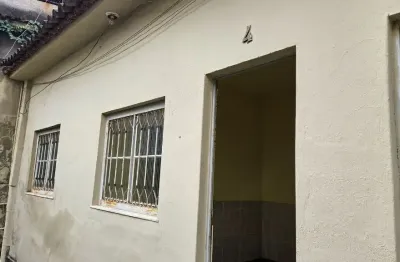 Casa no gradim com 1 quarto perto da escola estadual francisco lima