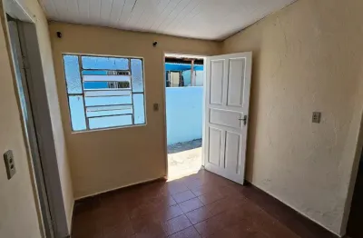 Casa de vila na trindade com 1 quarto e quintal pequeno perto da arena trindade