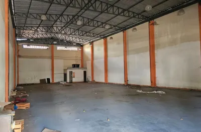 Galpão de 300m² no colubandê ao lado da comunidade evangélica eclesia