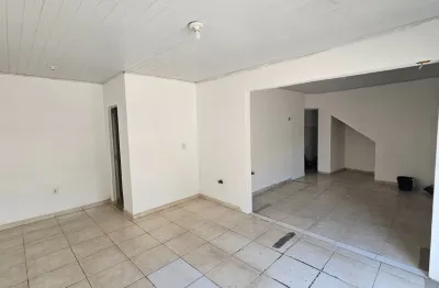 Loja na parada 40 com 56m² ao lado da confeitaria segredos da vilma