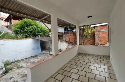 Casa no Porto Velho com 2 quartos, quintal e vaga de garagem perto da Avenida Paiva
