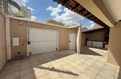 Casa com 3 quartos para alugar no Jardim América, Bauru 