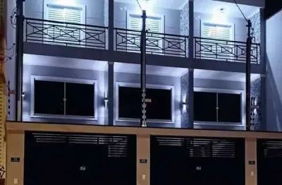 **sobrado parque vitória** 3 dormts sendo uma suíte com sacada, 2 vagas de garagem e área gourmet com churrasqueira a partir de