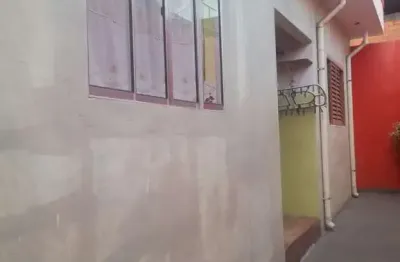 Aluga-se casa com 2 cômodos e banheiro no bairro salto de são josé