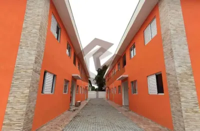 Villágio charmoso com 2 dormitórios – opções térrea com quintal pequeno!