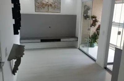 Apartamento no Condomínio Top Life View!  Este apartamento oferece ambientes bem distribuídos e excelente iluminação natural.  Dispõe de sala dois ambientes com porta de correr de vidro dando acesso p