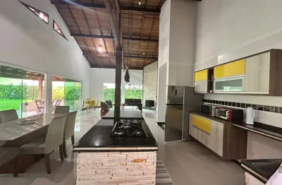 Excelente casa no condomínio park hills no bairro horto ubatuba sp com 3 dormitórios sendo uma suíte.