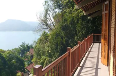 Excelente casa com 5 suítes na praia vermelha do sul ubatuba-sp