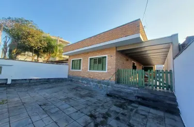 Casa à venda em excelente localização no centro de ubatuba próximo à prefeitura