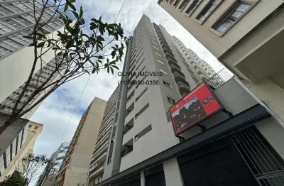O apartamento com 38mts 2 dormitórios, 1 banheiro, cozinha, sala, terraço, localizado a poucos passos do metrô luz.