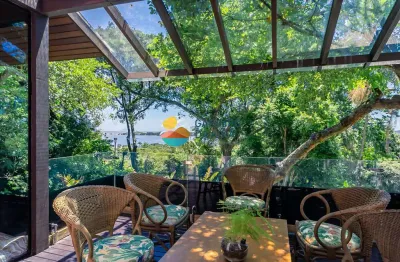 Casa de luxo na lagoa da conceição: 4 quartos, 2 suítes, 5 vagas, 398m² - florianópolis-sc