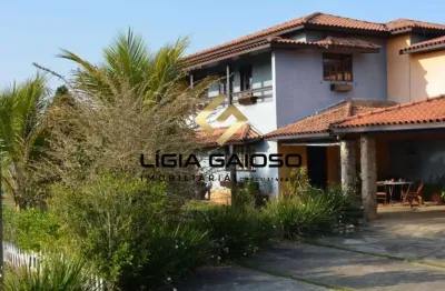 Linda chácara 3 dorms 380m² à venda em cond. fechado!