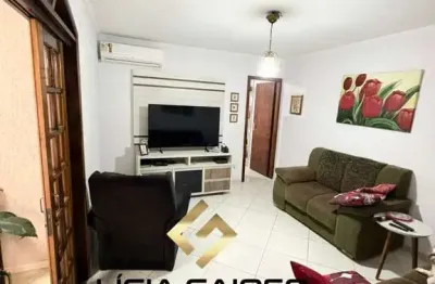 Casa com 3 quartos à venda no Jardim Veneza, São José dos Campos  por R$ 660.000