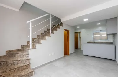 Casa em condomínio para venda com 2 quartos, sendo 2 suítes, 53m²