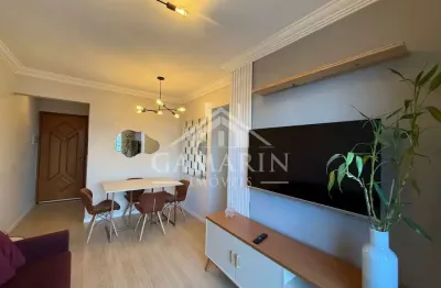 Apartamento de 47m², 2 dormitórios, armários planejados, sacada fechada em vidro, vaga de garagem.