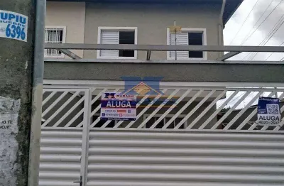 Casa com 3 quartos para alugar na Rua América Central, Parque Oratório, Santo André