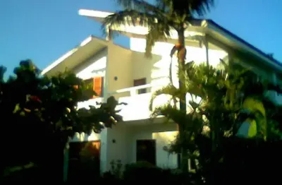 Casa com piscina 4x8m individual em condominio de alto padrão-4 suites 5 vagas