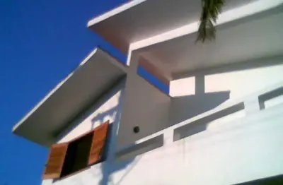 Casa com piscina 4x8m individual em condominio de alto padrão-4 suites 5 vagas