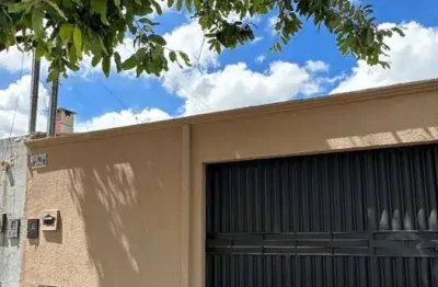 Casa térrea 2 quartos, sendo 1 suíte no forteville, goiânia