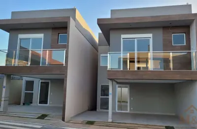 Sobrado em condomínio fechado, 191m², 4 suítes, com piscina privativa no jardim atlântico