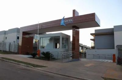 Sobrado em condomínio fechado, 191m², 4 suítes, com piscina privativa no jardim atlântico