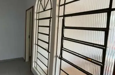 Casa com 3 quartos à venda na Avenida Castelo Branco, Setor Coimbra, Goiânia