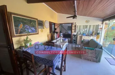 Casa com 2 quartos à venda na Avenida Padre Anchieta, 6352, Estancia São Jose, Peruíbe