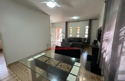 Casa térrea a 300 metros da praia com 3 quartos para aluguel no centro de peruíbe- peruíbe - sp